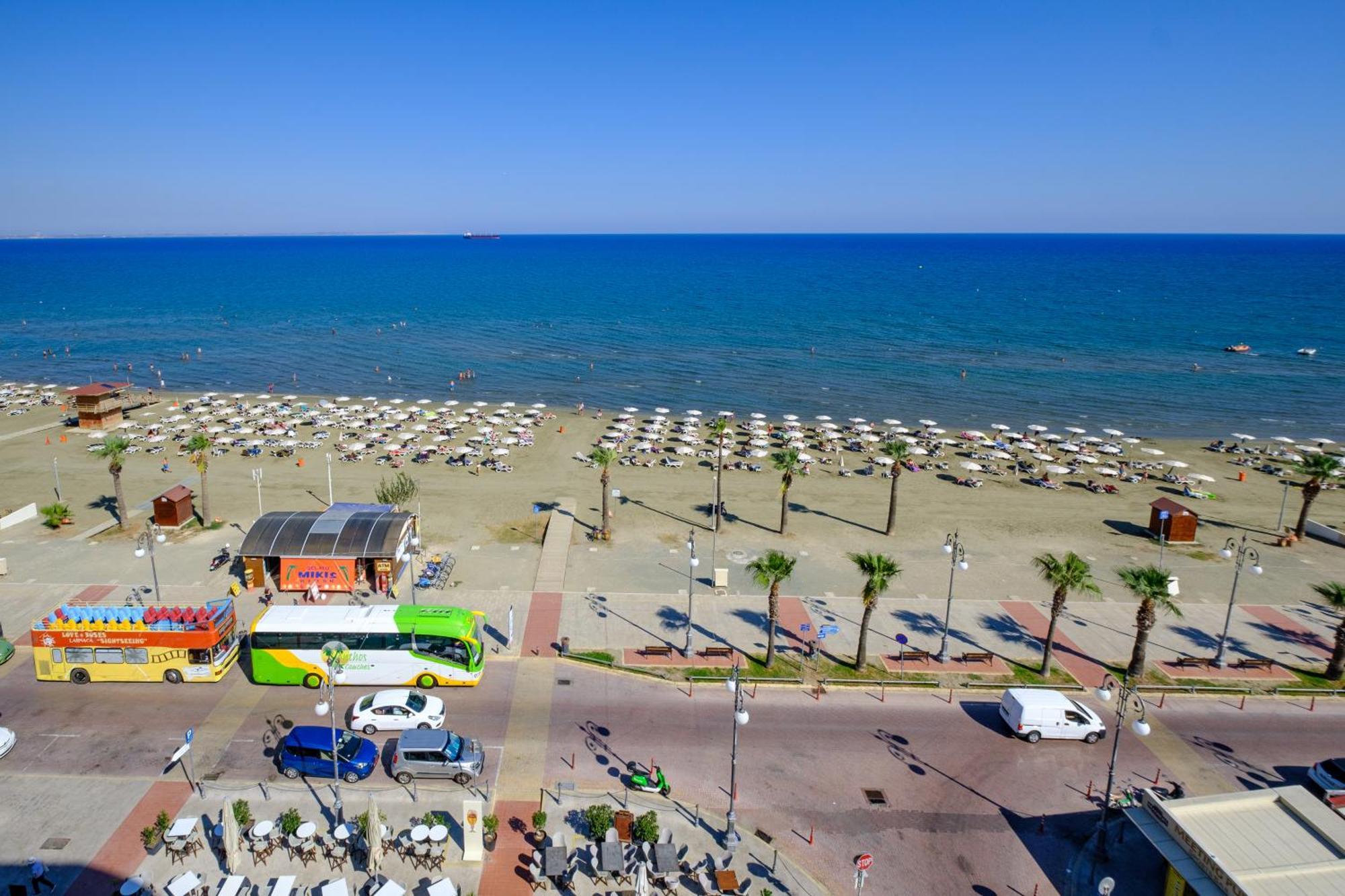 Lazuli Sea View Beachfront- Ap 61 Lárnaka Eksteriør bilde